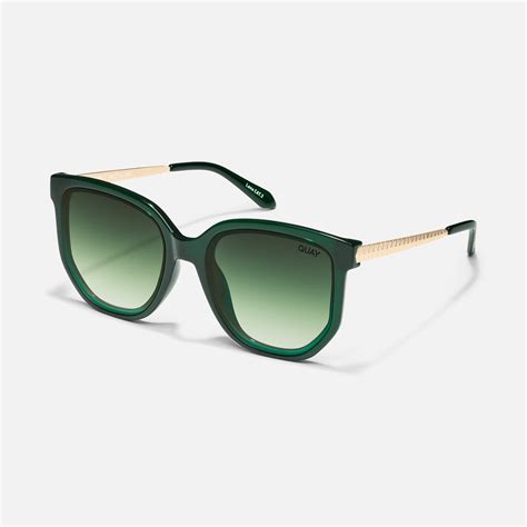 COFFEE RUN Oversized Black Sunglasses | Quay Australia