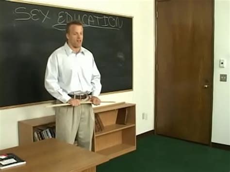 Sexo lésbico caliente en el aula XVIDEOS