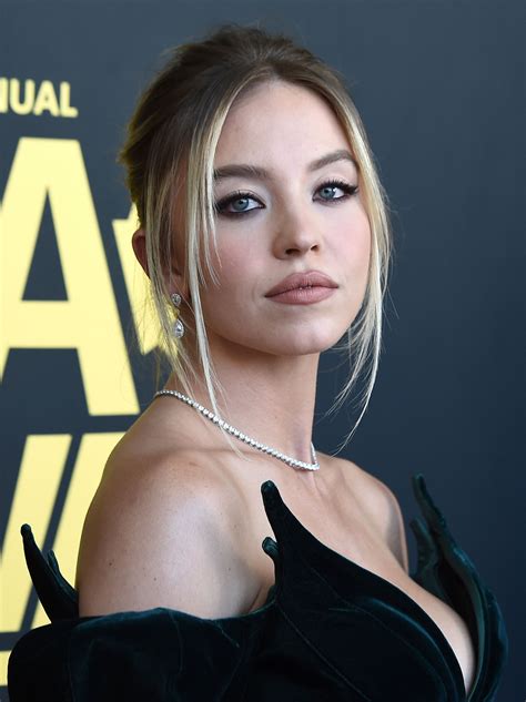 Sydney Sweeney Gorgeous Cleavage Hot Celebs Home