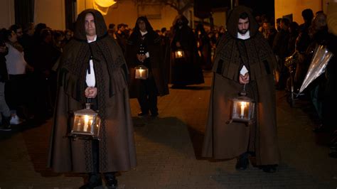 La capa alistana el atuendo más antiguo y genuino de la Semana Santa