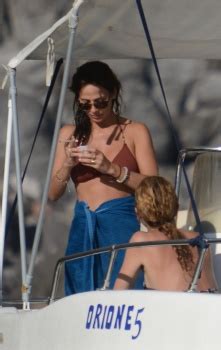 Natalie Imbruglia Bikini On Boat On Holiday In Sicily HQ Phun Org Forum