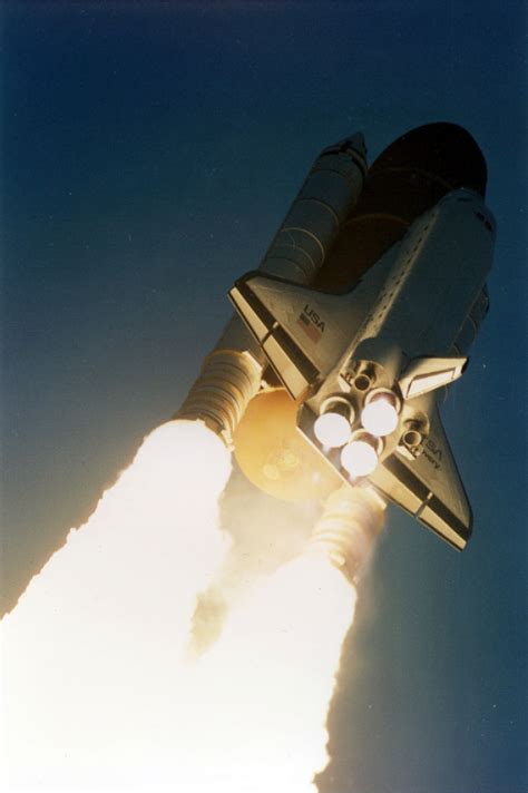 NASA Start Des 1 Flugs Des Space Shuttles Discovery Am 12 Dezember