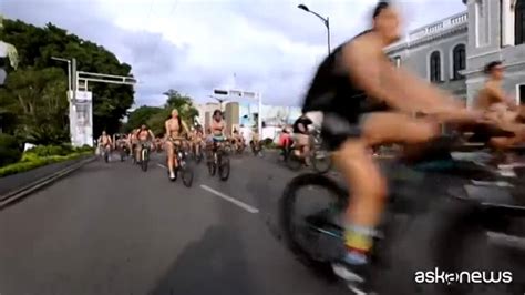 Messico Nudi In Bici Per World Naked Bike Ride