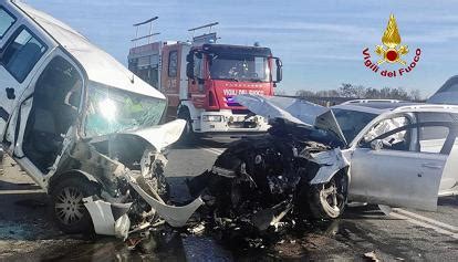 Cittadella Scontro Frontale Tra Un Furgone E Un Auto Un Morto E Tre