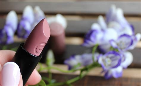 Essence longlasting lipstick nude 03 Come Naturally и размышления