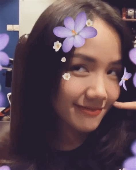 T Quay Gi Y H T H Nh Hot Girl D H I Ph Ng Ly Khi N C D N M Ng D Y S Ng Tranh Nhau