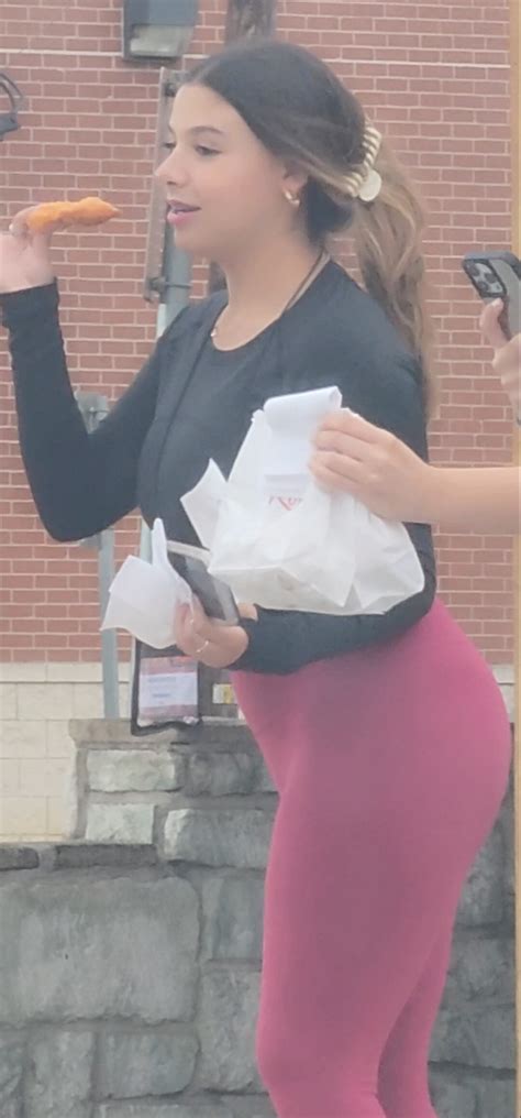 Amazing Lil Latina In Leggings Posing For Me Spandex Leggings Yoga Pants Forum