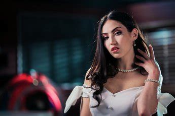 Jade Baker Loves To Provide Pleasure To Hot Girl Photos