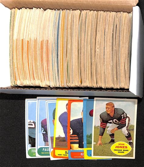 Lot Detail Assorted Topps Football Cards W Minor Stars