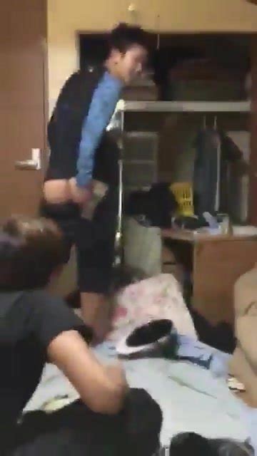 Guy Wipes His Ass With Bill ThisVid