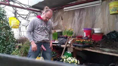 Gewichte An Den Eieren In Der Arbeit Gay Man Porn XHamster