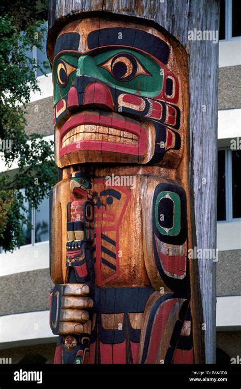 The Cedar Man Kwakwaka Wakw Style Totem Pole In Duncan On Vancouver