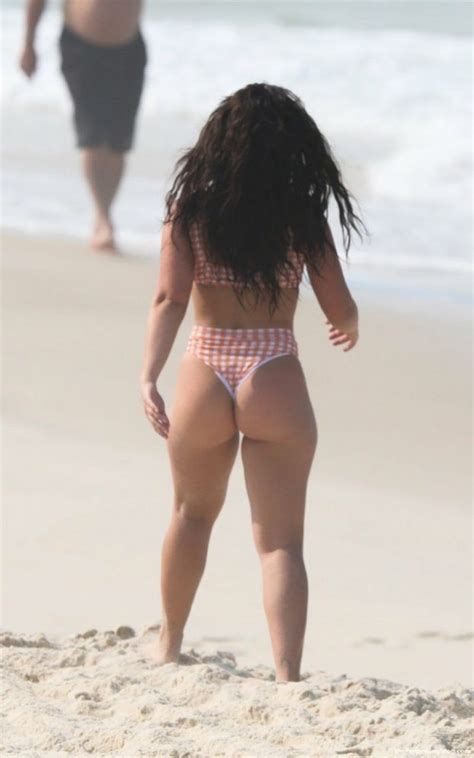 Larissa Manoela Hot Photos TheFappening