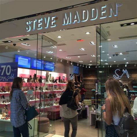 Steve Madden Shoe Store In Aventura