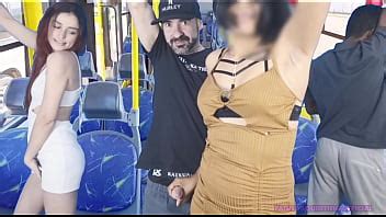 Mulher gostosa foi encoxada e levou gozada dentro do ônibus cheio XVIDEOS