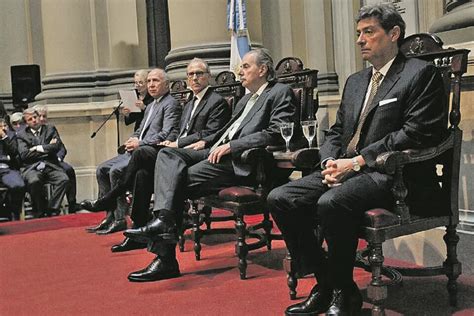 Siete días un revés judicial y Manzur afuera de la boleta