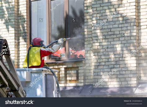 Sandblasting Walls Royalty-Free Images, Stock Photos & Pictures ...