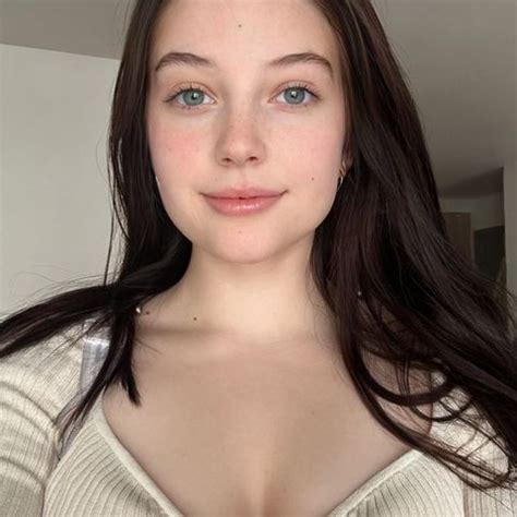 I Wish You Could Be Here Instagram Blonde With Freckles Beautiful Curves Airport Pictures