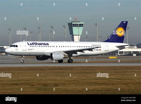 Abreise Lufthansa Fotos Und Bildmaterial In Hoher Aufl Sung Alamy