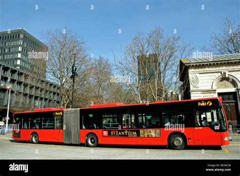 Bendy bus london hi-res stock photography and images - Alamy