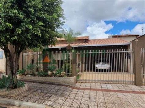 Casa Quartos Na Rua Caetano Vicentini Jardim It Lia Londrina