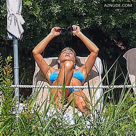 Jennifer Aniston Sexy Toned Bikini Body By The Pool In Portofino AZNude