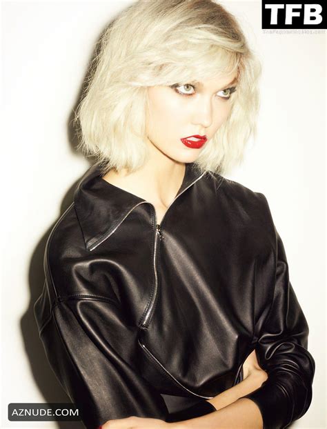 Karlie Kloss Nude And Sexy In Self Service Poses Braless Flashing Nude Tits In A Hot Photoshoot