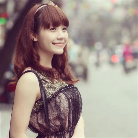 Hot Girl Nh M Nh T I H C Kinh T Qu C D N