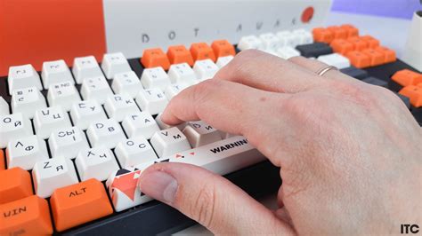 Обзор Varmilo VCS87 Cliff-Bot Awake: дорогая суперудобная клавиатура на ...