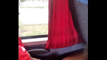 Punheta no ônibus de viagem XVIDEOS