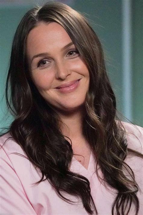 Camilla Luddington Dyes Hair Blonde Before Grey S Anatomy Season