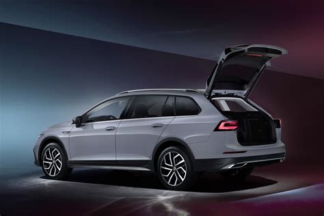 Vw Golf Variant Brings More Space Alltrack Also Caters To The