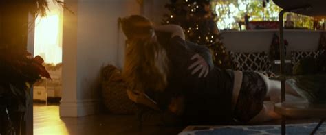 Nude Video Celebs Mackenzie Davis Sexy Izzy Gets The Fuck Across Town 2017