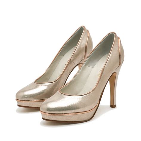 Zapatos Metalizados En Color Nude RALLYS Tacos Altos