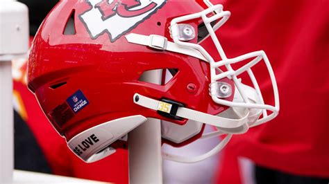 Report Carolina Panthers Interviewing Kc Chiefs Brandt Tilis For Gm