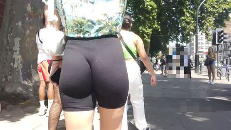 Beautiful Blonde Walking Not Oc Spandex Leggings Yoga Pants Forum