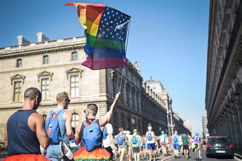 EN IMAGES Les Premiers Gay Games Parisiens Sont Ouverts