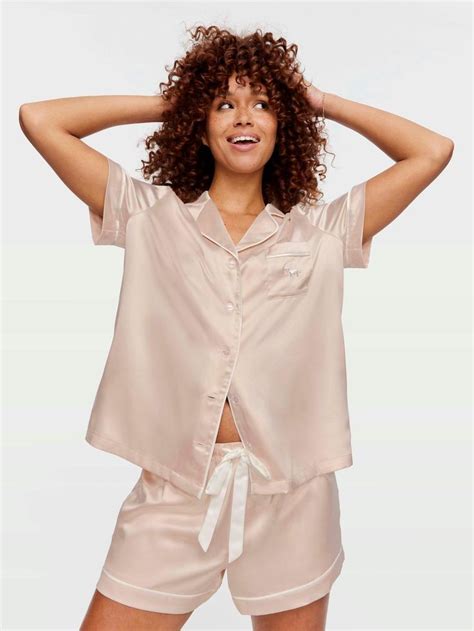 Nude Chic Satin Pj Set Peter Alexander Online Satin Pj Set Fashion Set Satin Pyjama Set