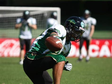 Coritiba Crocodiles Arrecada Dinheiro Para A Final De Futebol Americano