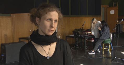 Liðskonur Pussy Riot fá íslenskan ríkisborgararétt RÚV is