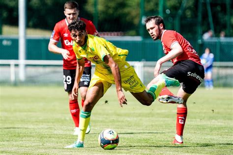 National 2 le groupe des Canaris pour FC Chamalières FC Nantes avec