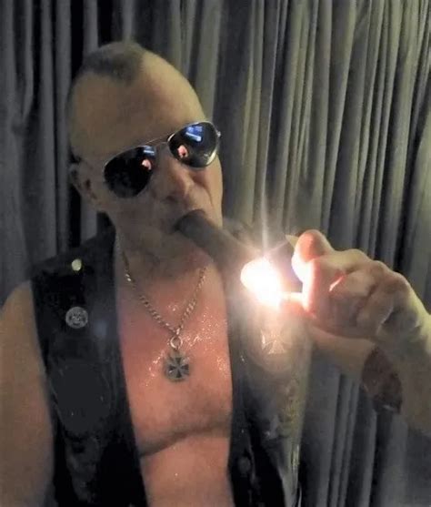 Smoking Cigars Nude Pics Xhamster