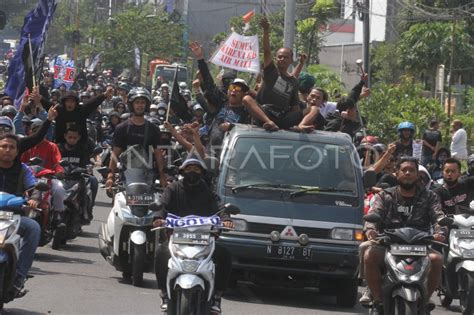 Aremania Protes Penanganan Kasus Tragedi Kanjuruhan Antara Foto