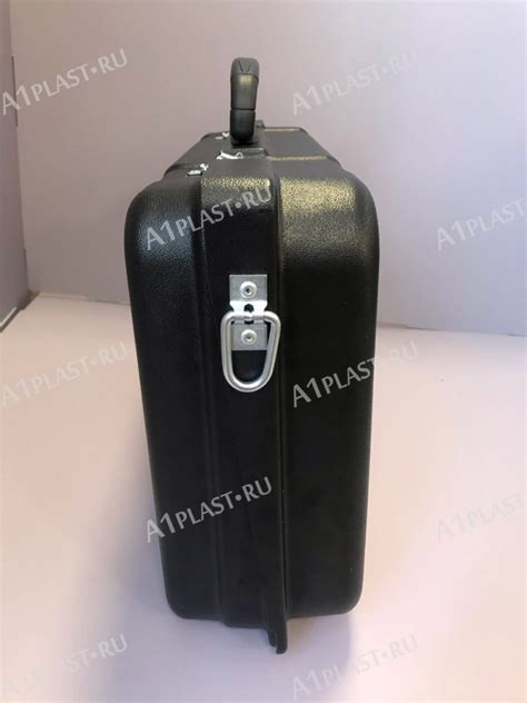 Защитный кейс из пластика