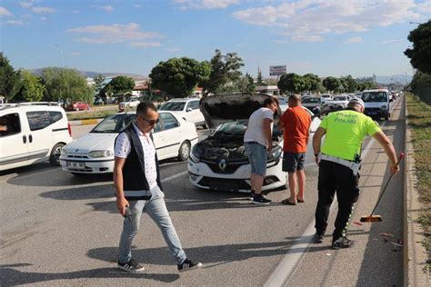 Afyonkarahisar Antalya kara yolunda tatil dönüşü yoğunluğu yaşanıyor