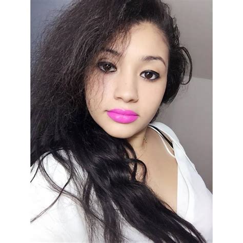 carine charme Lesbienne débutante Languedoc Roussillon Recherche femme mature expérimentée