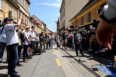 Galerija Foto Ilica Ponovno Puna Ivota Odr Ano Ljetno Izdanje