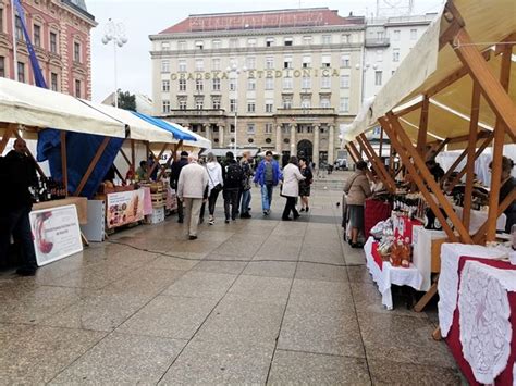 Dani Slavonije U Zagrebu Na Trgu Proizvo A A Nude Slavonski Kulen I