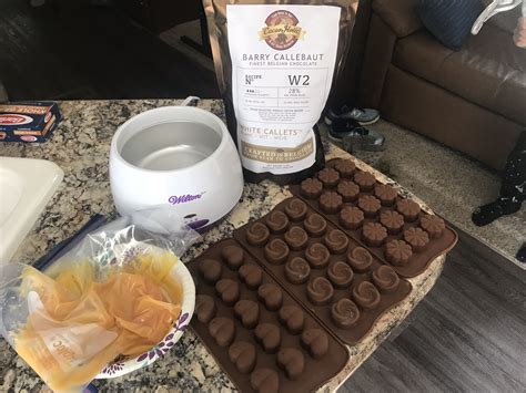 Я делаю шоколадные конфеты с марципановой начинкой | Пикабу