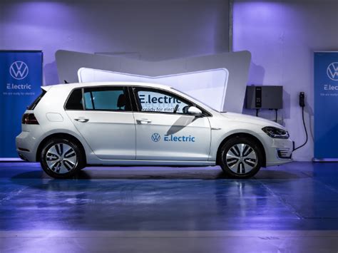 What is the range of a VW e-Golf? - Buying a Car - AutoTrader